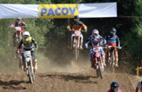 Pacovský závod Dykeno Defender Mistrovství ČR v motokrosu ve fotografii.